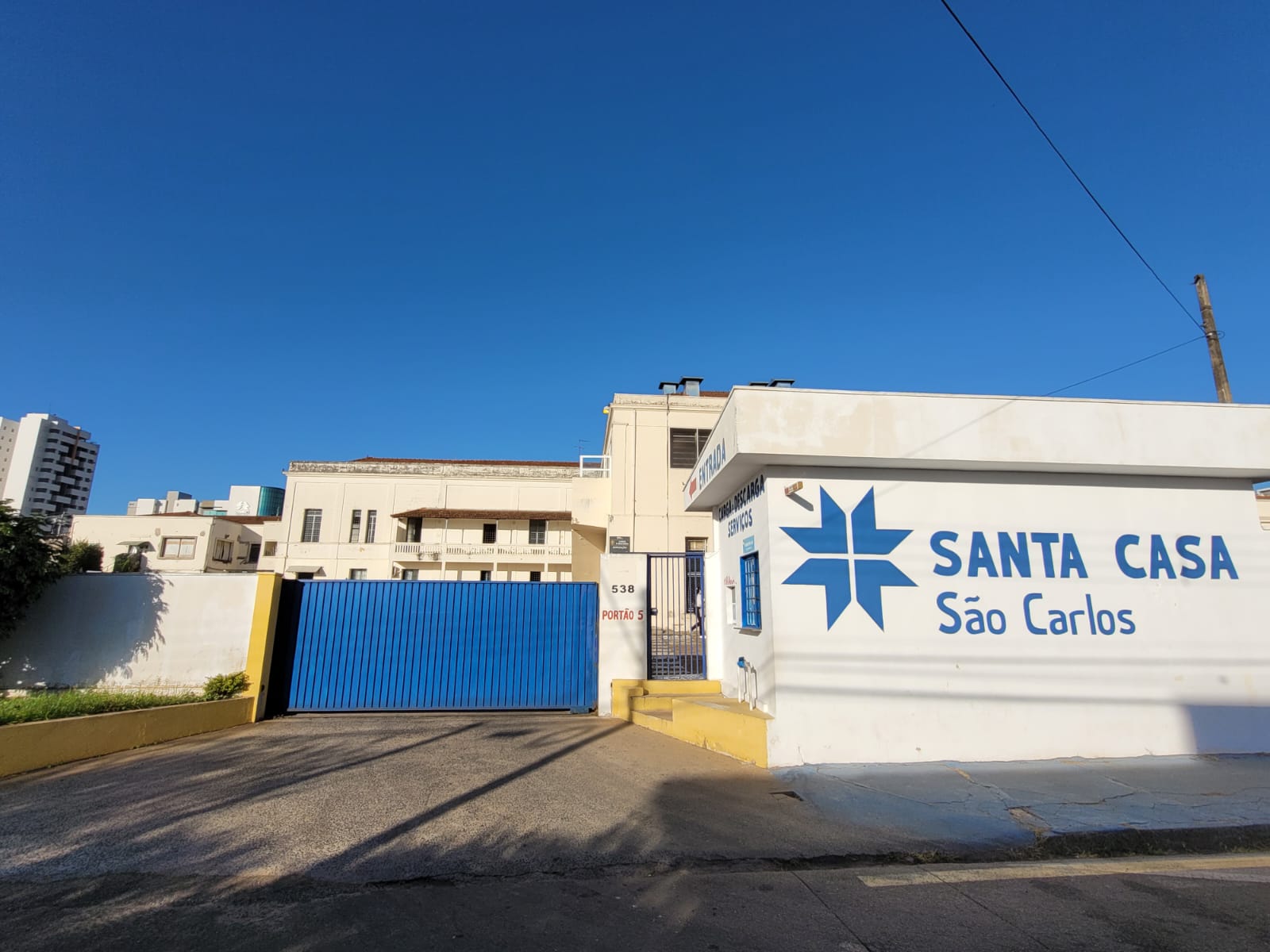 Médicos residentes iniciam programa de especialização na Santa Casa - Santa  Casa - São Carlos